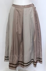 axes femme kawaii / ストライプアカデミー切り替えスカート M ブラウン O-25-05-31-1083-AX-SK-OW-OS