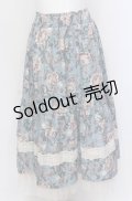 axes femme / ホーリーローズ柄フリルスカート F ブルー O-25-05-31-1084-AX-SK-OW-OS