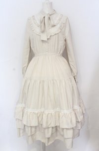 axes femme / 20th/クラシカルワンピース F ベージュ O-25-05-31-1104-AX-BL-OW-OS