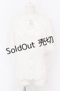 axes femme kawaii / ビジューリボンブローチ付ブラウス M シロ O-25-05-31-1124-AX-BL-OW-OS