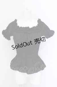Millefleurs / はしごレースシャーリングブラウス  ブラック O-25-05-31-1026-EL-BL-IG-OS
