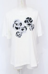 INGEBORG / ロゴプリントTシャツ  シロ O-25-05-31-1038-LO-TS-IG-ZI