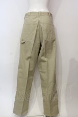 画像3: 【SALE】Karl Helmut / ワッペン使いペインターパンツ S ベージュ O-25-05-31-002-EL-PA-OW-ZT117 (3)