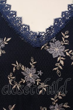 画像2: axes femme / フラワー刺繍Vネックトップス M ネイビー O-25-06-07-013-AX-TO-IG-OS