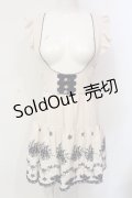LIZ LISA / 刺繍スカラップサスペンダースカート  アイボリー×ネイビー O-25-06-10-055-LO-SK-IG-ZY
