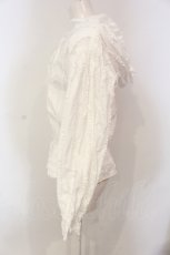 画像3: KANEKO ISAO / ピコフリル使いフード付きブラウス  シロ O-25-06-10-088-EL-BL-OW-ZT425 (3)