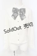 axes femme / ジャカードリボン付ブラウス  生成り×クロ O-25-06-12-046-AX-BL-IG-OS
