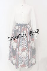 axes femme / 菊柄ワンピース  シロ×グリーン O-25-06-12-013-AX-OP-IG-OS