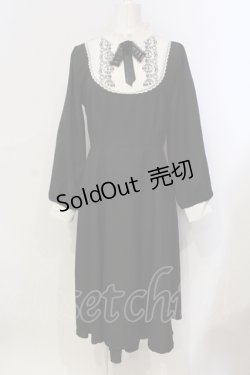 画像1: axes femme / ブローチセットロマンワンピース F クロ×シロ O-25-06-14-004-AX-OP-OW-OS