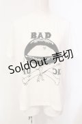 GLAD NEWS / リッププリントショートTシャツ F ホワイト O-25-06-14-022-GL-TS-YM-OS