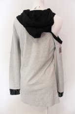 画像3: NieR CLOTHING / ONE-SHOULDER BICOLOR LAYERED PARKA パーカー  グレー×ブラック O-25-06-16-041-PU-TO-IG-ZT008 (3)