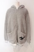 NieR Clothing / 刺繍入りボアパーカー  グレー O-25-06-16-047-PU-TO-IG-OS