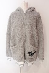 NieR Clothing / 刺繍入りボアパーカー  グレー O-25-06-16-047-PU-TO-IG-ZT024