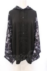 NieR Clothing / 袖リブ付き着物風シャツ【鳥居×九尾】  ブラック×グレー O-25-06-16-011-PU-BL-IG-ZT284