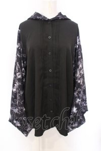 NieR Clothing / 袖リブ付き着物風シャツ【鳥居×九尾】  ブラック×グレー O-25-06-16-011-PU-BL-IG-ZT284