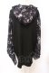 画像3: NieR Clothing / 袖リブ付き着物風シャツ【鳥居×九尾】  ブラック×グレー O-25-06-16-011-PU-BL-IG-OS (3)