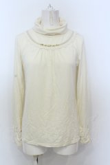 axes femme / 胸元ネックレス風タートル M アイボリー O-25-06-21-039-AX-TO-IG-OS