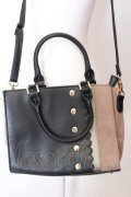 axes femme / スカラップデザインバッグ  クロ×ベージュ O-25-06-22-052-AX-BG-OW-OS