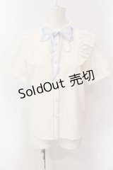 axes femme POETIQUE / バタフライ刺繍襟半袖ブラウス M キナリ×サックス O-25-06-23-053-AX-BL-OW-OS