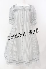 Physical Drop / 半袖スクエアタックセーラーワンピース  クロ×シロ O-25-06-23-005-LO-OP-OW-OS