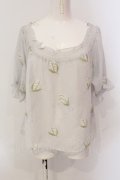 an another angelus / 鈴蘭シフォントップス  グレー O-25-06-23-079-CA-TO-IG-OS