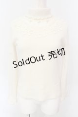 axes femme / パール付きハイネックニット M アイボリー O-25-06-23-106-AX-TO-YM-OS