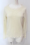 axes femme / 花レースVネックインナー M 生成り O-25-06-23-109-AX-TO-YM-OS