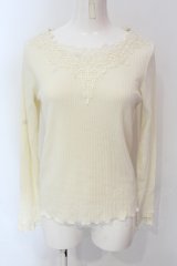 axes femme / 花レースVネックインナー M 生成り O-25-06-23-109-AX-TO-YM-OS