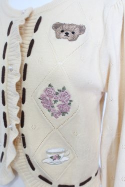 画像2: axes femme kawaii / Rosy Bearニットカーデ  アイボリー O-25-06-26-038-AX-TO-IG-OS