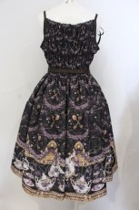 画像4: Enchantlic Enchantilly / すみれのお茶会ティアードジャンパースカート L アンティークブラック O-25-06-28-005-LO-OP-IG-OS (4)