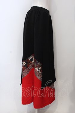 画像2: Qutie Frash / シフォンラップ和柄ロングスカート  ブラック×レッド O-25-06-30-141-QU-SK-IG-OS