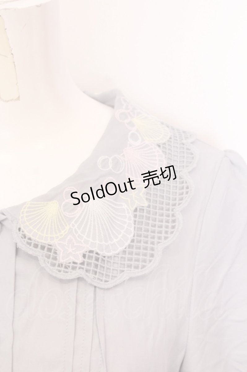 画像2: Fi.n.t / シェル刺繍ブラウス  グレー O-25-06-30-034-CA-BL-IG-ZT036 (2)