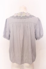 画像3: Fi.n.t / シェル刺繍ブラウス  グレー O-25-06-30-034-CA-BL-IG-ZT036 (3)