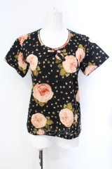 KANEKO ISAO / 大判ローズTシャツ  クロ×ピンク O-25-07-08-059-EL-TS-IG-OS