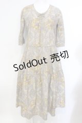 KANEKO ISAO / ペイズリー&フルーツ籠柄ワンピース  ベージュ O-25-07-08-097-EL-OP-IG-OS