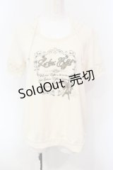 axes femme / ラメ英字プリント半袖パーカー  アイボリー O-25-07-08-118-AX-TO-IG-OS