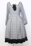 axes femme / ブローチ付セーラーワンピース F グレー O-25-07-11-036-AX-OP-OW-OS