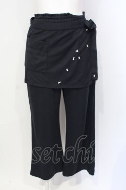 画像1: INGEBORG / うさぎ刺繍エプロン付きパンツ  ブラック O-25-07-17-006-LO-PA-IG-OS