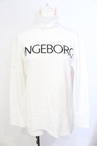 INGEBORG / ロゴプリントハイネックカットソー  シロ O-25-07-17-020-LO-TO-IG-OS