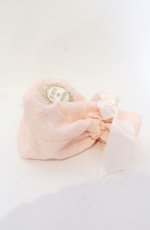 画像2: Maison de FLEUR / -POPUP限定フラワー刺繍ビックリボンポーチ  ピンク O-25-07-19-074-LO-ZA-IG-ZT271 (2)