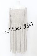 an another angelus / レース衿小花柄ロングワンピース  ベージュ O-25-07-21-004-CA-OP-OW-ZT106