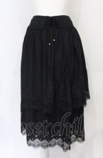 画像1: axes femme / 裾刺繍ティアードスカート M クロ O-25-07-21-080-AX-SK-OW-ZT215 (1)