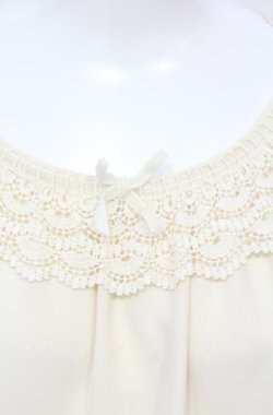 画像2: an another angelus / 衿ぐりレース使いプルオーバーブラウス F ベージュ O-25-07-21-009-CA-TO-OW-OS