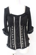 Ozz Croce / 薔薇刺繍レースアッププルオーバー  ブラック O-25-07-21-092-OO-TO-OW-OS