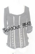 Ozz Croce / 薔薇刺繍レースアッププルオーバー  ブラック O-25-07-21-092-OO-TO-OW-OS