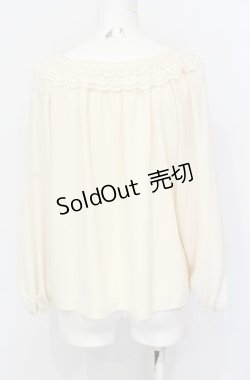 画像3: an another angelus / 衿ぐりレース使いプルオーバーブラウス F ベージュ O-25-07-21-009-CA-TO-OW-ZT0731D