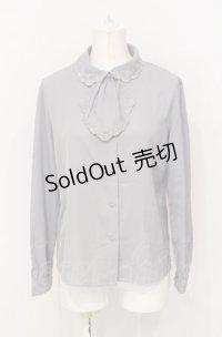 an another angelus / カットワーク刺繍ジャボ付きブラウス  ブルーグレー O-25-07-21-010-CA-BL-OW-ZT0731D