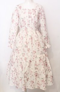 axes femme / 桜柄ティアードワンピース  シロ O-25-07-23-049-AX-OP-IG-OS