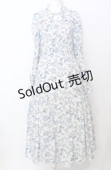 axes femme POETIQUE / トワルドジュイ風柄ワンピース  オフ×ブルー O-25-07-23-052-AX-OP-IG-OS