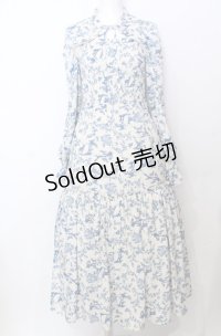 axes femme POETIQUE / トワルドジュイ風柄ワンピース  オフ×ブルー O-25-07-23-052-AX-OP-IG-OS